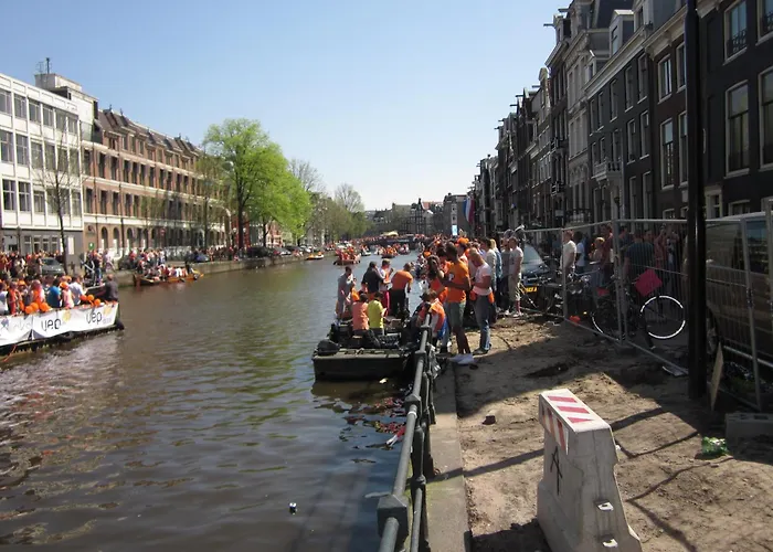 Amsterdam Hostel Uptown